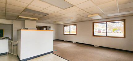 3320 S Pennsylvania Ave, Lansing, MI for rent Building Photo- Image 2 of 5