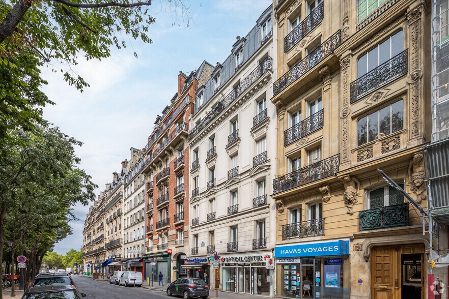 Retail in Paris to rent - Building Photo - Image 3 of 4