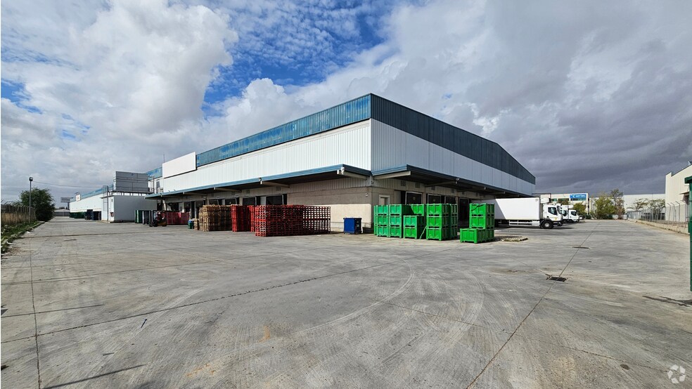 Calle Galileo Galilei, 3, Alcalá de Henares, Madrid to rent - Building Photo - Image 2 of 18