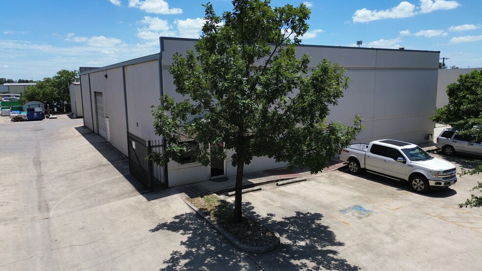 4830 Whirlwind Dr, San Antonio, TX for rent - Building Photo - Image 1 of 13