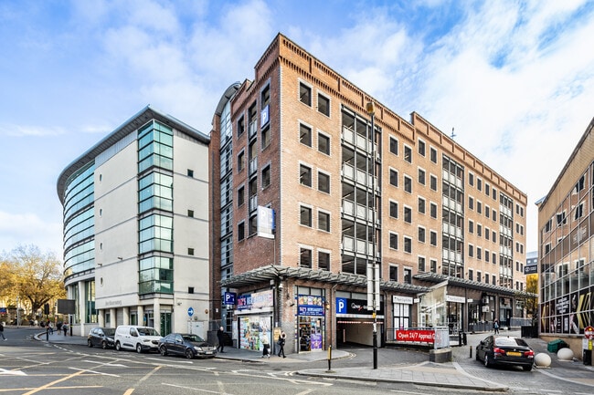 More details for 4 Queen Sq, Liverpool - Retail to Rent