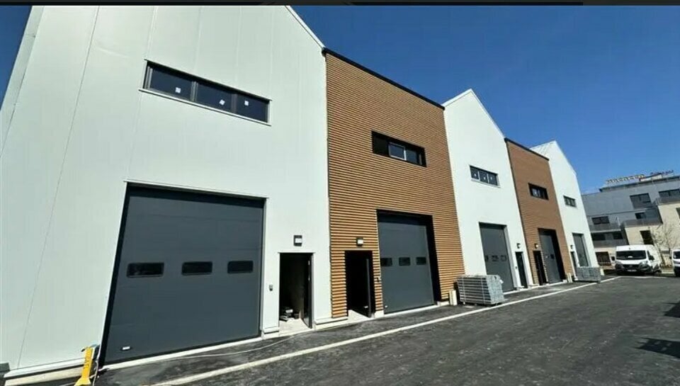 Light Industrial in Bagnolet to rent - Building Photo - Image 1 of 4
