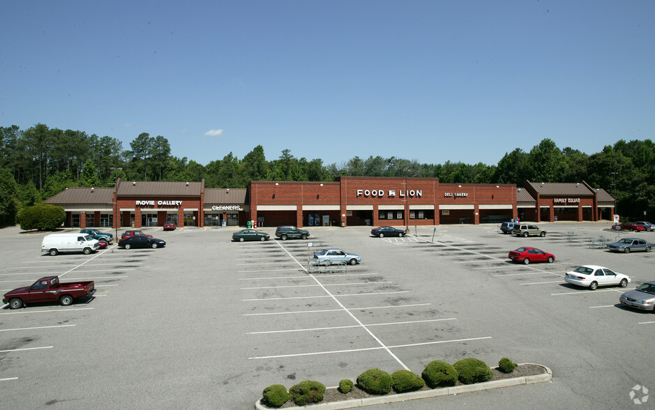 15700-15710 Jefferson Davis Hwy, Colonial Heights, VA for rent - Primary Photo - Image 2 of 5