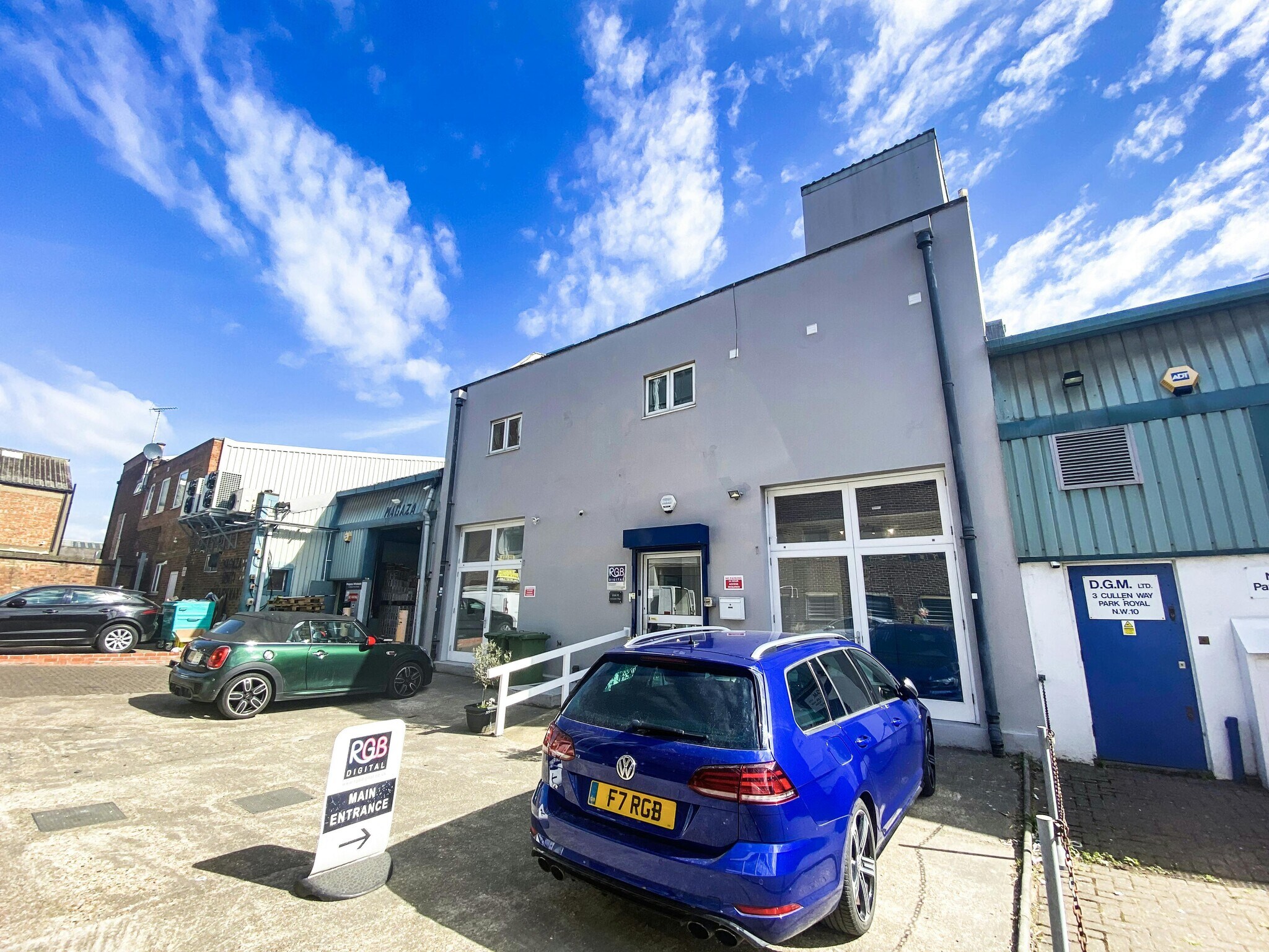 1-1A Cullen Way, London for sale Primary Photo- Image 1 of 1