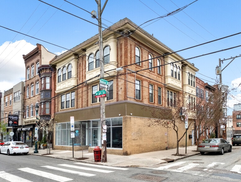 724-726 S 4th St, Philadelphia, PA for sale - Building Photo - Image 1 of 1