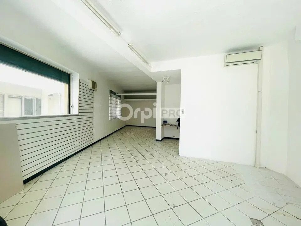 128 Avenue De La Jetee, La Seyne-sur-Mer for sale Interior Photo- Image 1 of 4