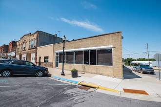 201 3rd St, Parkersburg, IA for sale Building Photo- Image 1 of 1