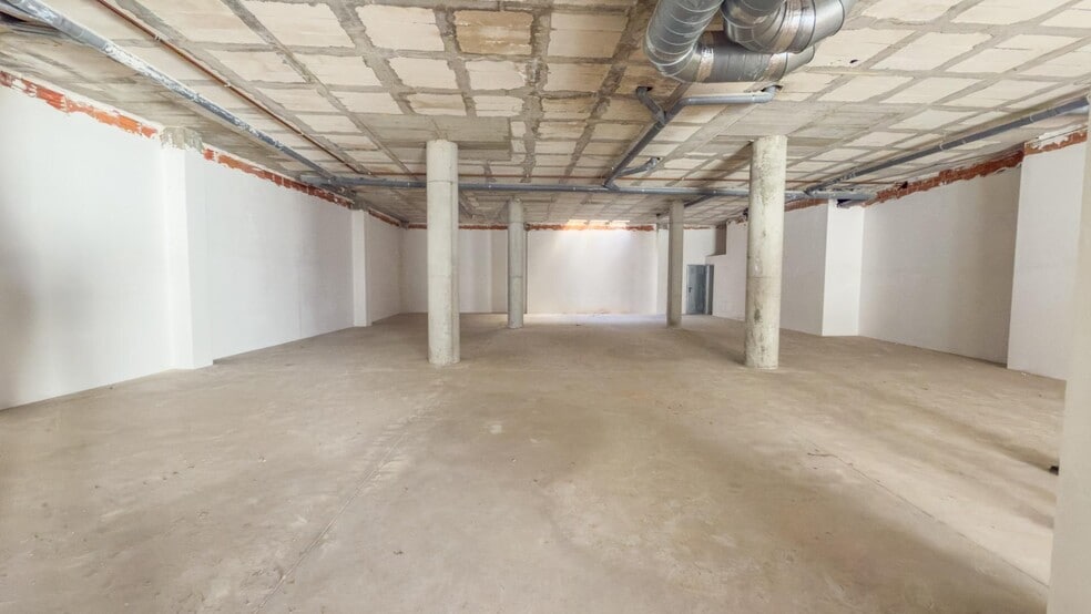 Retail in Cieza, Murcia to rent - Interior Photo - Image 2 of 4