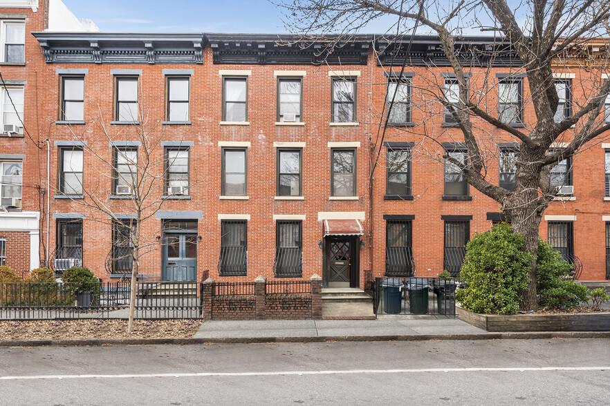 532 Clinton St, Brooklyn, NY for sale - Building Photo - Image 1 of 1