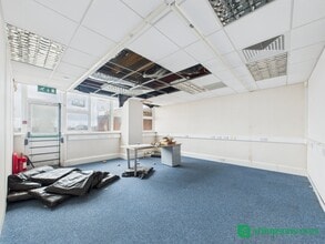 90-100 Collingdon St, Luton to rent Interior Photo- Image 2 of 23