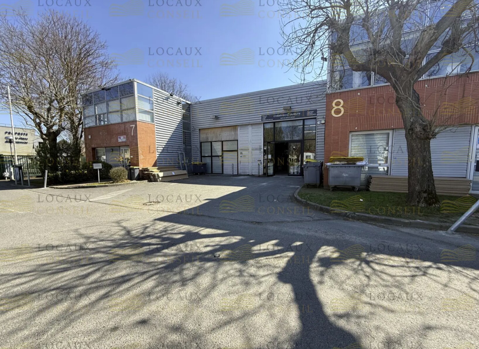 Light Industrial in Gonesse to rent Primary Photo- Image 1 of 9