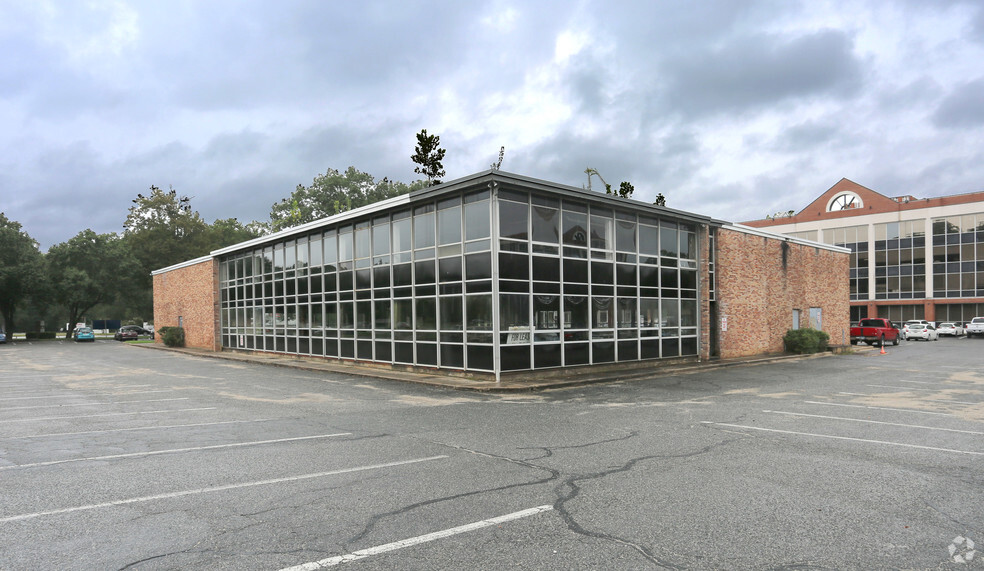 6715 Kenilworth Ave, Riverdale, MD for sale - Building Photo - Image 1 of 1