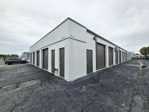 1315 S Killian Dr, Lake Park, FL for rent Building Photo- Image 1 of 6