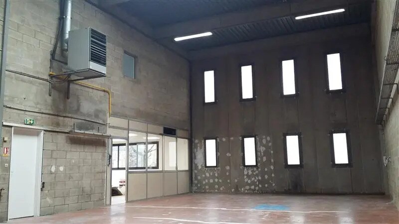 Light Industrial in Collégien to rent Interior Photo- Image 1 of 7