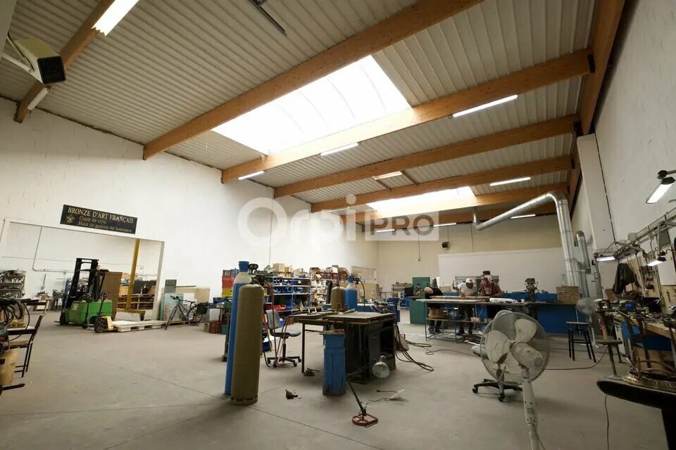 Office in Décines-Charpieu to rent Interior Photo- Image 1 of 20