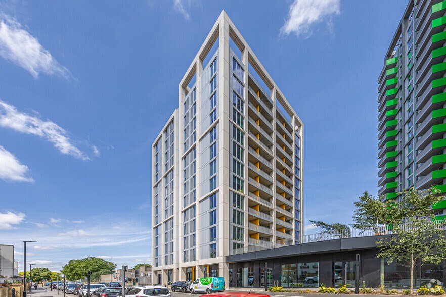 119 Felixstowe Rd, London to rent - Building Photo - Image 3 of 3