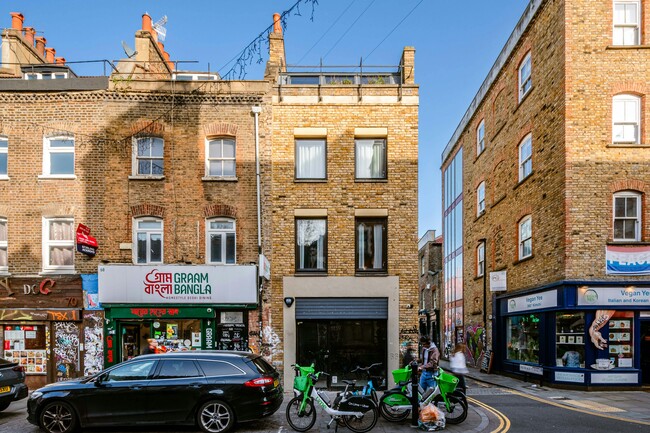 More details for 66 Brick Ln, London - Retail to Rent