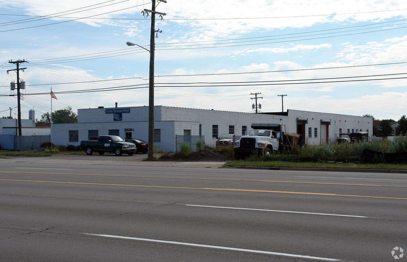 26272 Groesbeck Hwy, Warren 48089 UK