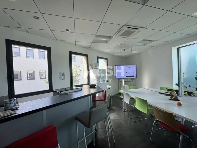 Vente Bureaux 232 m² - Photo 1