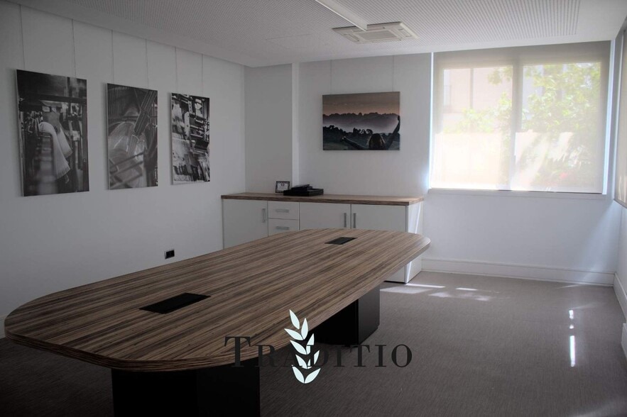 Office in Madrid, Madrid to rent - Interior Photo - Image 3 of 4