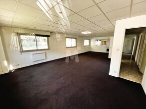 Office in Lisses to rent Interior Photo- Image 1 of 7