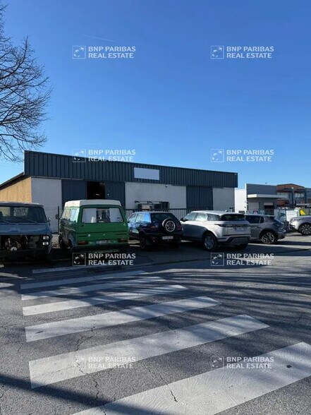 Light Industrial in Saint-Alban to rent - Building Photo - Image 2 of 3
