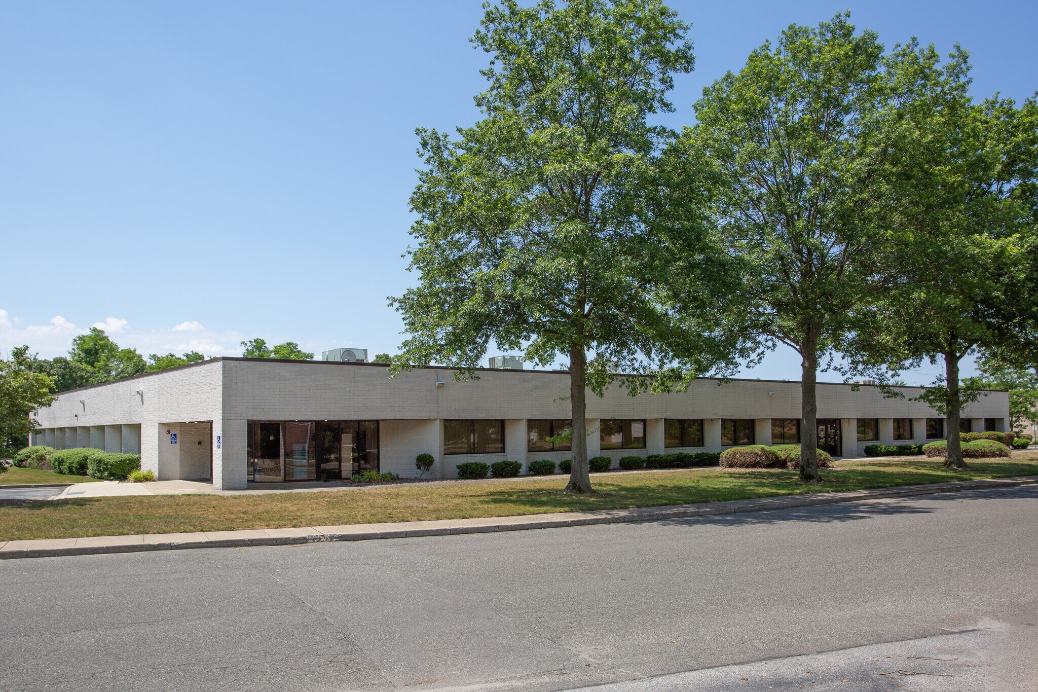 760 Koehler Ave, Ronkonkoma, NY to rent Building Photo- Image 1 of 7
