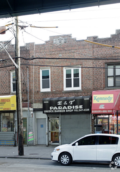 3990 White Plains Rd, Bronx, NY for rent - Primary Photo - Image 1 of 2