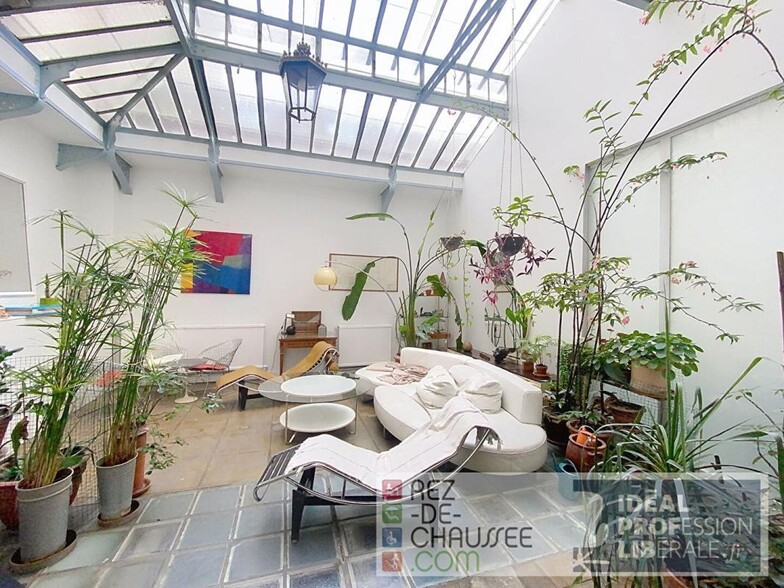 Office in Paris for sale - Building Photo - Image 2 of 9