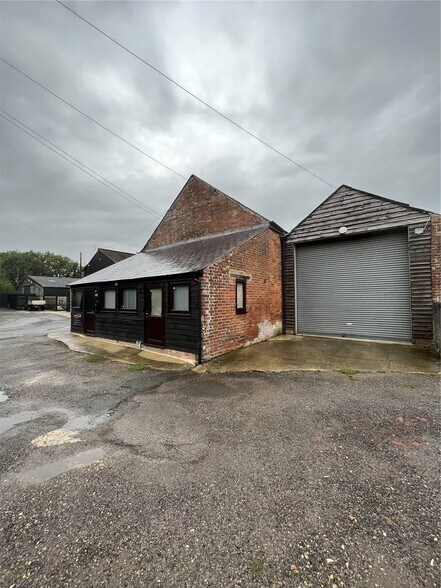 B3087, Marlborough to rent - Building Photo - Image 2 of 2