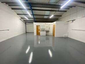 Basingstoke Rd, Reading to rent Interior Photo- Image 2 of 7