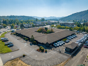 2900 NW Stewart Pky, Roseburg, OR for rent Primary Photo- Image 1 of 8