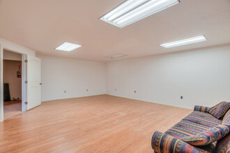 17355 Spring River Rd, Bend, OR for rent Building Photo- Image 1 of 4