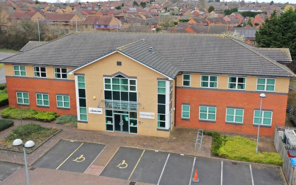 Buntsford Dr, Bromsgrove for sale - Primary Photo - Image 1 of 1