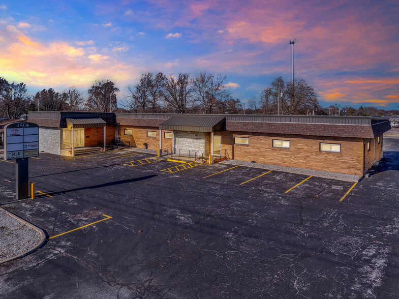 1806 W 11th St, Sedalia, MO for rent - Building Photo - Image 1 of 9