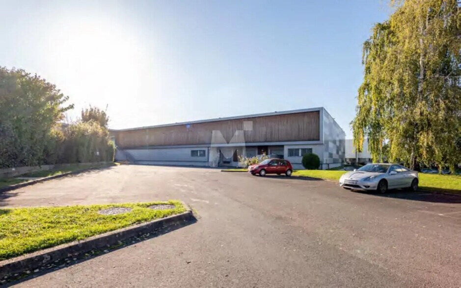 Light Industrial in Wissous to rent - Building Photo - Image 3 of 11