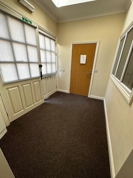 Kirkleatham St, Redcar to rent - Building Photo - Image 3 of 20