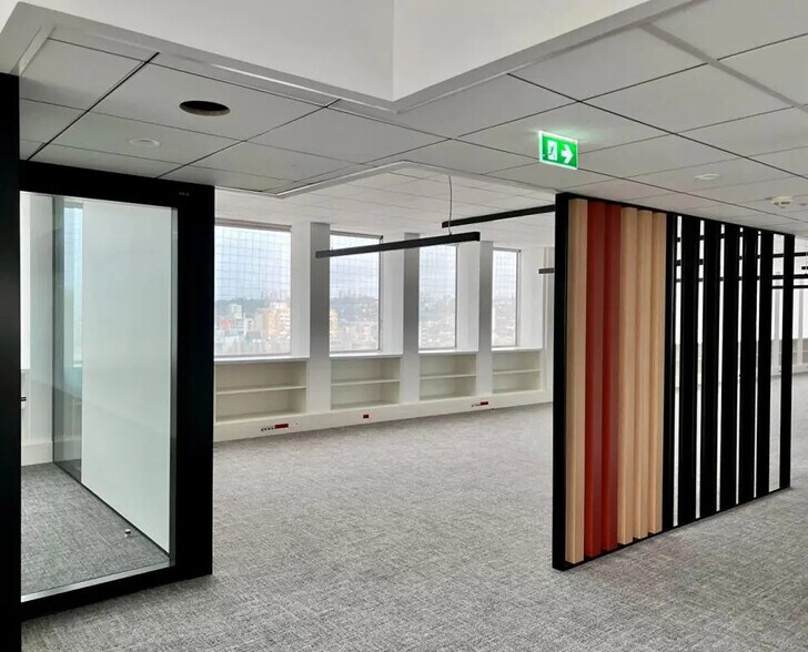 Office in Pantin to rent - Interior Photo - Image 1 of 15