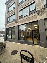 1101-1115 W Lawrence Ave, Chicago, IL for rent Building Photo- Image 2 of 17