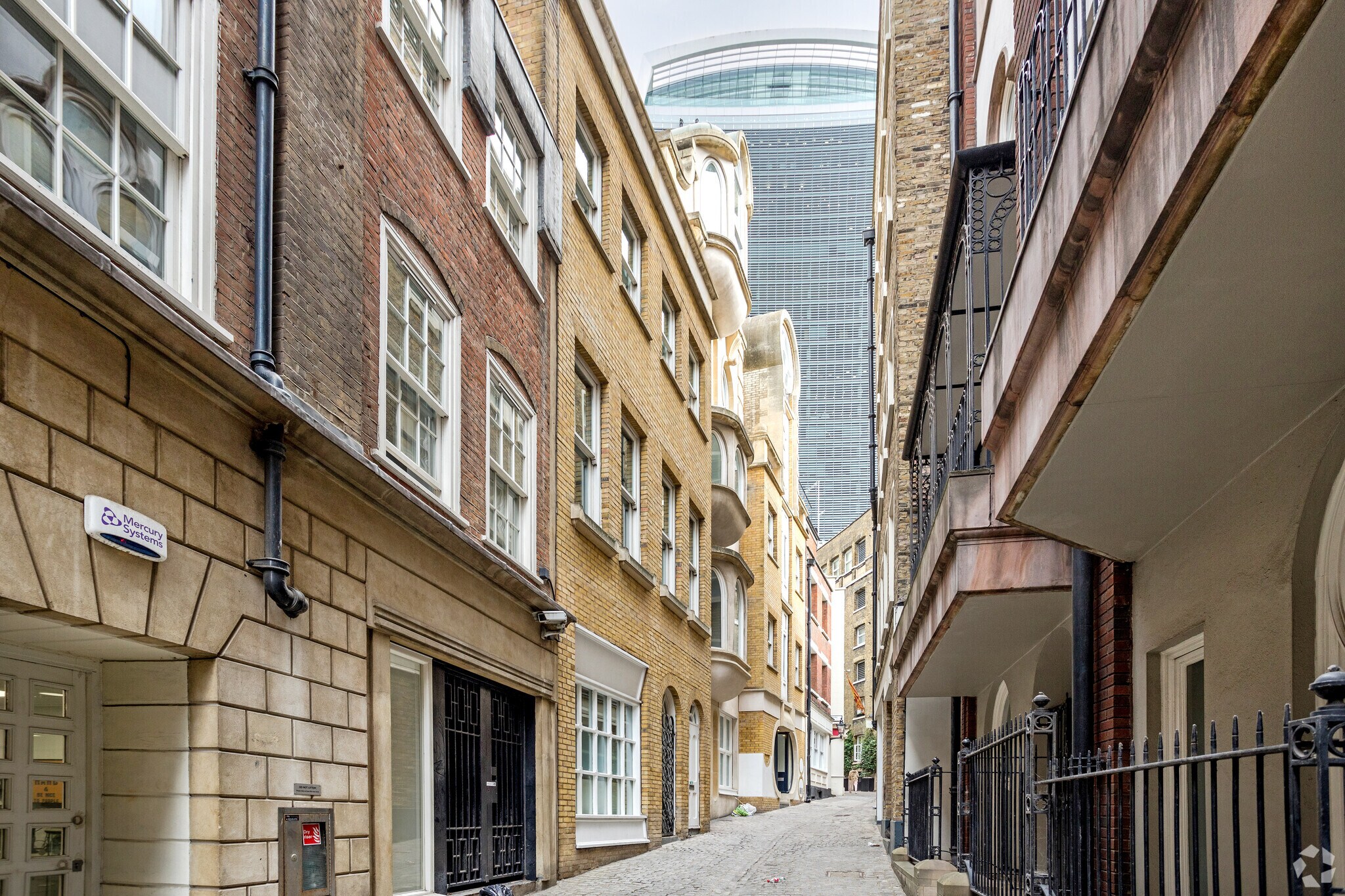 8-9 Lovat Ln, London for sale Primary Photo- Image 1 of 1