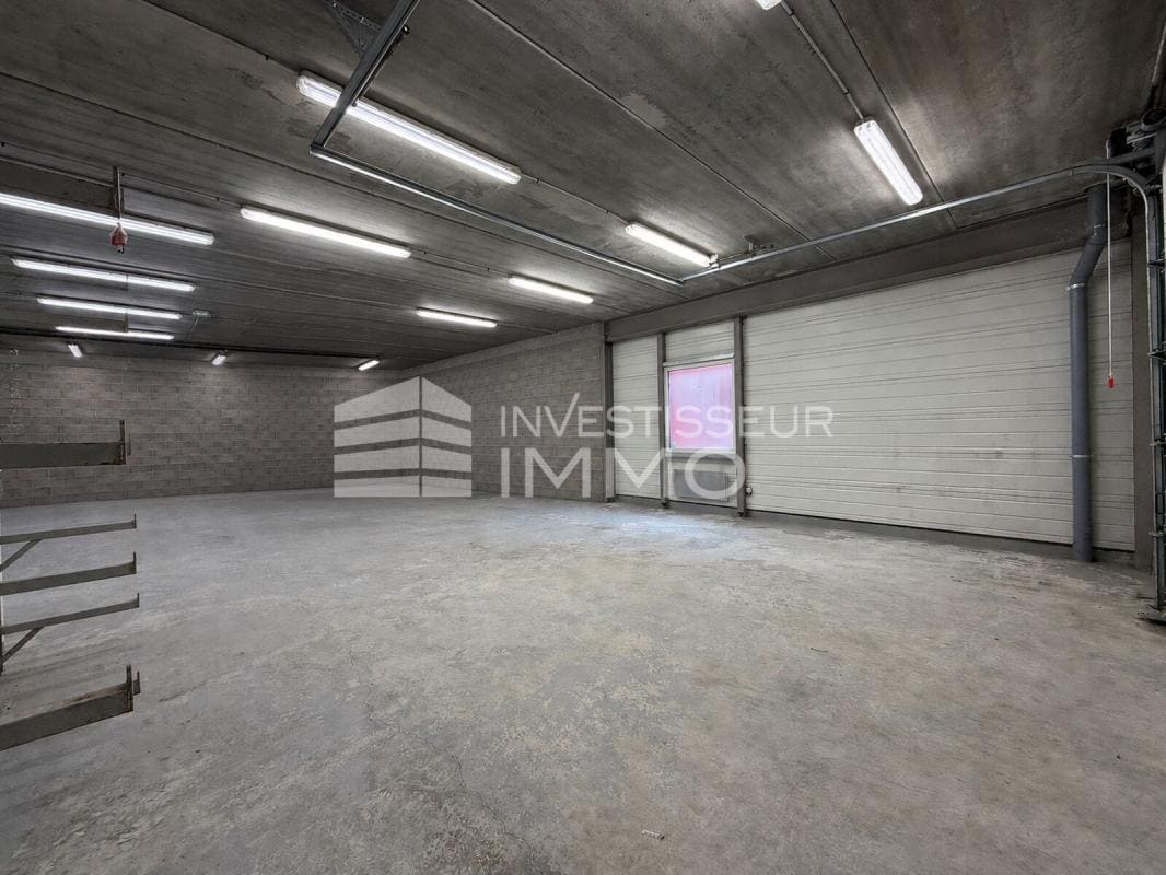 Light Industrial in Champs Sur Marne to rent Building Photo- Image 1 of 7