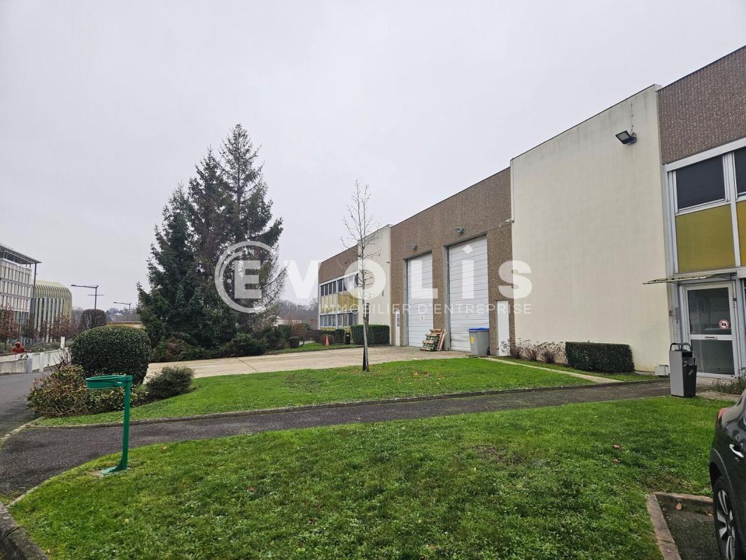 Light Industrial in Massy to rent Building Photo- Image 1 of 24