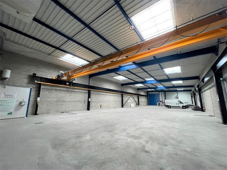 Light Industrial in Alfortville to rent - Interior Photo - Image 3 of 7