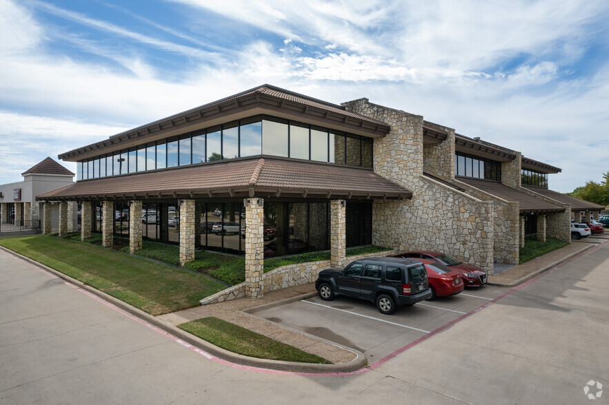 2800 S Hulen St, Fort Worth, TX for rent - Building Photo - Image 3 of 3