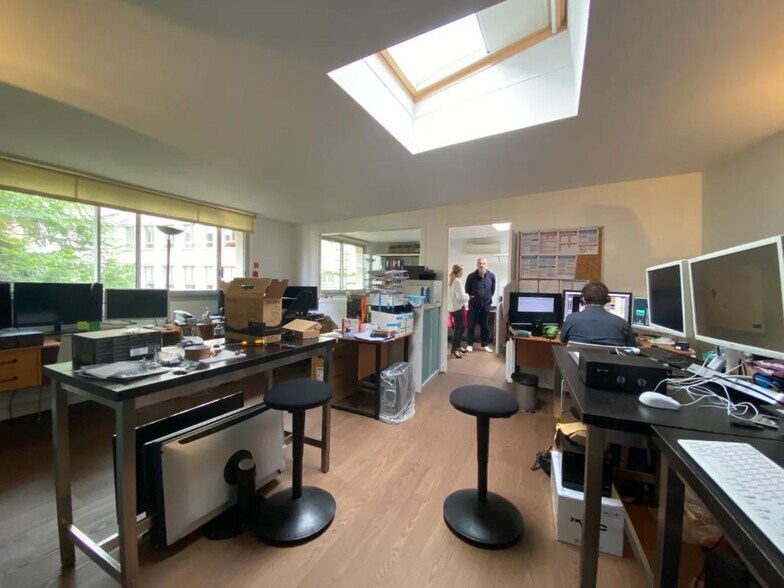 4 Avenue Desfeux, Boulogne-Billancourt to rent - Interior Photo - Image 3 of 5