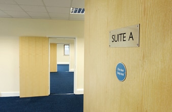 55 Victoria Rd, Burgess Hill to rent Interior Photo- Image 1 of 1