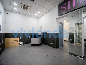 Retail in Madrid, Madrid to rent Interior Photo- Image 2 of 14