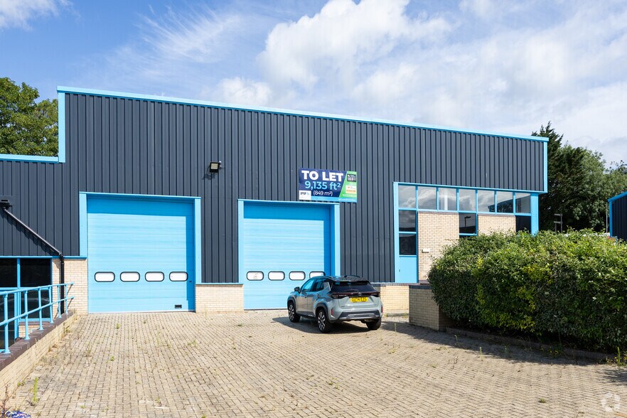 Lakesmere Rd, Horndean for sale - Primary Photo - Image 1 of 1