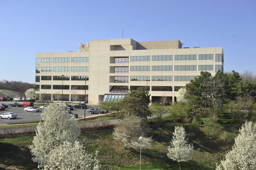 5500 Corporate Dr, Pittsburgh, PA for rent - Building Photo - Image 1 of 4