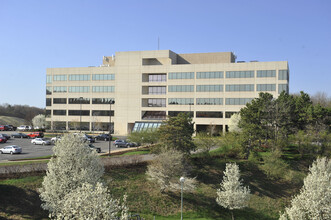 5500 Corporate Dr, Pittsburgh, PA for rent Building Photo- Image 1 of 5